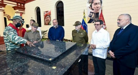 Rindió Raúl homenaje a Chávez