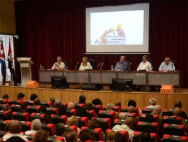 Primer ministro de Cuba llamó a reforzar unidad en sector educacional
