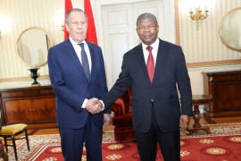 Presidente angoleño recibió a canciller de Rusia