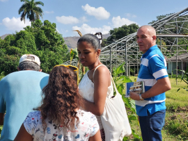 Intercambian funcionarios con poblados de Santiago de Cuba