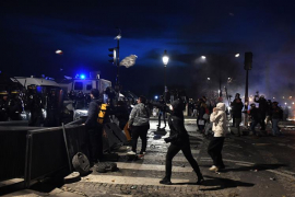 Casi un millar de arrestos en otra noche violenta en Francia