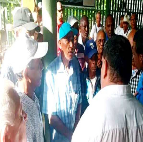 Presidente de la ANAP en Cuba intercambia con productores agrícolas