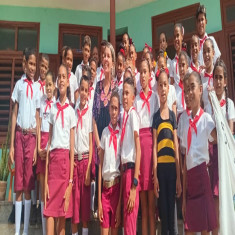Recorre ministra de educación centros de interés social en Guamá
