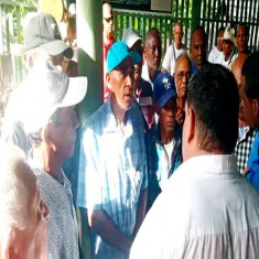 Presidente de la ANAP en Cuba intercambia con productores agrícolas