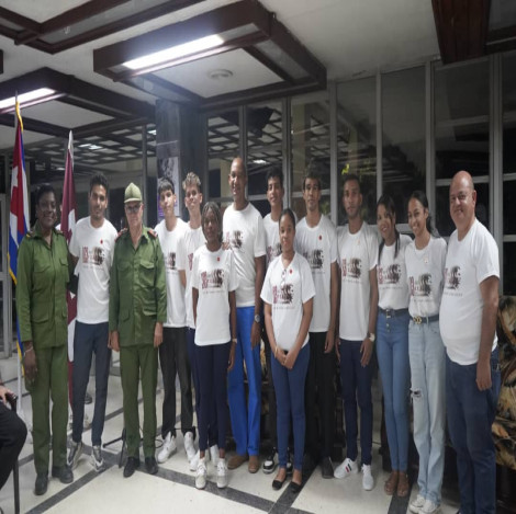 Reconoce Consejo de Defensa aporte de la juventud universitaria a la recuperación santiaguera