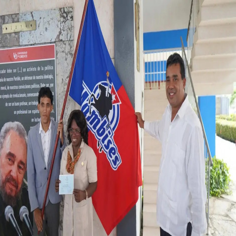 Recibe Universidad de Oriente Orden 