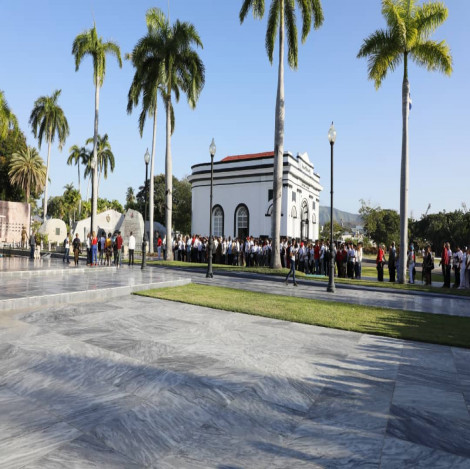 Santiagueros rinden homenaje a Fidel en su natalicio