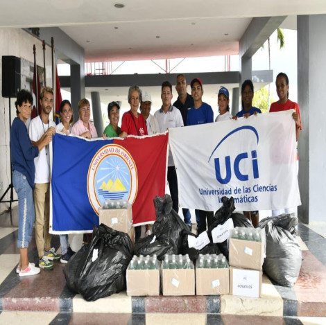 Entrega Universidad de Ciencias Informáticas donativo a su homóloga de Oriente