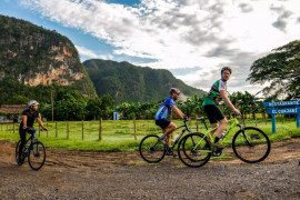 Turismo cubano por revertir caída en número de visitantes