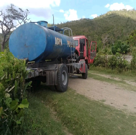 Continúa tenso el abasto de agua en la provincia