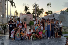 Entregan la Llave de la Ciudad de Santiago de Cuba a La Colmenita