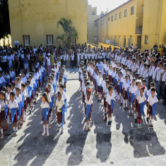 Pañoleta azul: emoción y orgullo para las familias santiagueras