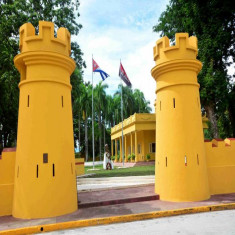 Dos cuarteles, dos ciudades y una historia común de heroísmo