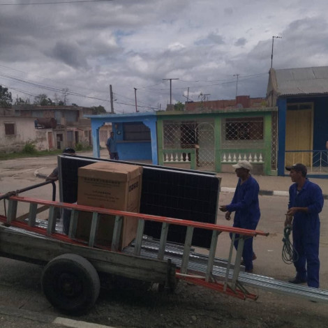 Incorpora Radio Majaguabo sistema fotovoltaico como parte de la transición energética nacional