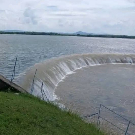 El agua llegó a Santiago con nombres de mujer El agua llegó a Santiago con nombres de mujer