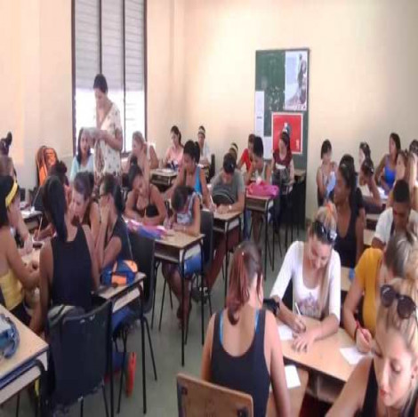 Asegura Universidad de Oriente desarrollo del curso en medio de contingencia energética