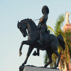 El Mayor sigue cabalgando
