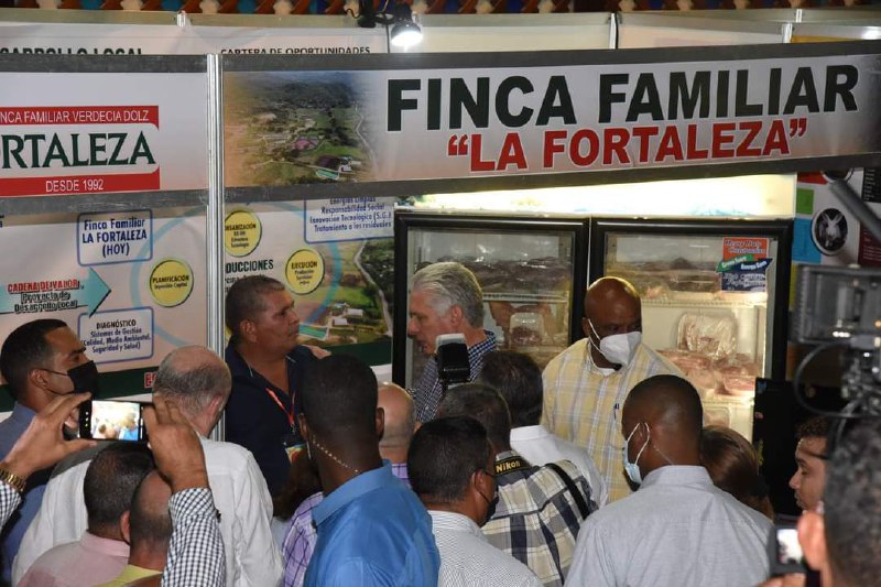 0 23 diaz canel expo santiago 5