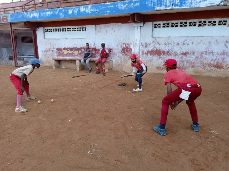 equipo santiago de cuba pequenas ligas beisbol entrenamiento 1