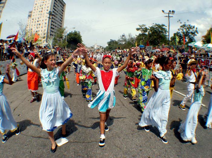 DESFILE INFANTILÑ EN GARZÓN