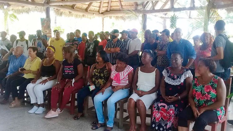 Afiliados de los colectivos de Acopio, Tabaco Torcido, Flora y Fauna y la delegación provincial de la Agricultura en Santiago de Cuba asistieron al acto de apertura del verano organizado por el Sindicato Provincial de Trabajadores Agropecuarios, Forestales y Tabacaleros verano santiago cuba 2
