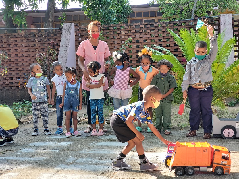 Juego de Rol sobre el tránsito con niños