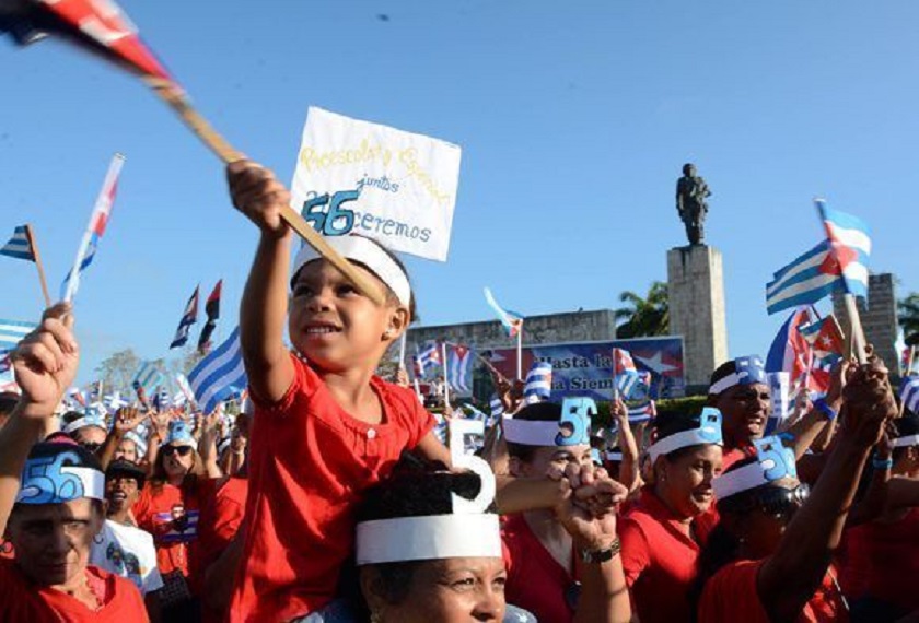 Desfile del Primero de Mayo en Villa Clara 580x394