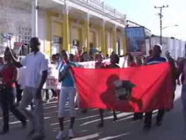 Trabajadores de Songo–La Maya se preparan para desfilar el 5 de mayo