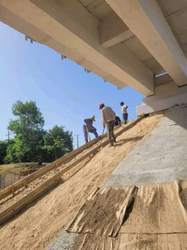 Realizan mejoras urbanísticas en la carretera Siboney