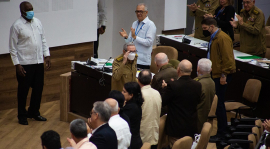 Con la presencia de Raúl, prosigue décimo periodo ordinario de sesiones de la novena legislatura de la Asamblea Nacional