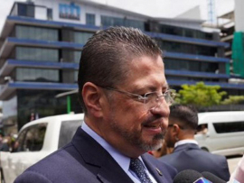 Diputados y colegio de periodistas celebran condena a presidente tico