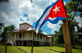 Evocan en Birán al Fidel de carne y hueso en su centenario