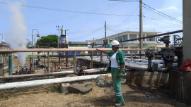 Nuevamente el crudo nacional fue refinado en Santiago de Cuba