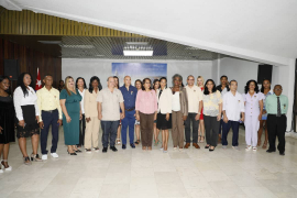 Reconocen a trabajadores de salud y BioCubaFarma