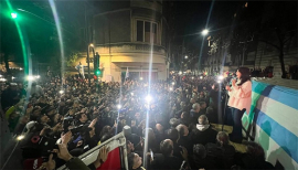 Asedio a Cristina Fernández recibe respuesta política y popular en Argentina