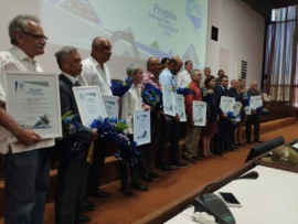 Entregan en Cuba premios especiales y de innovación tecnológica