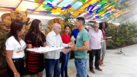 Reconocen a jóvenes destacados de la provincia indómita