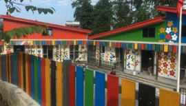 Inauguran primera escuela hecha de plástico reciclado en Vietnam
