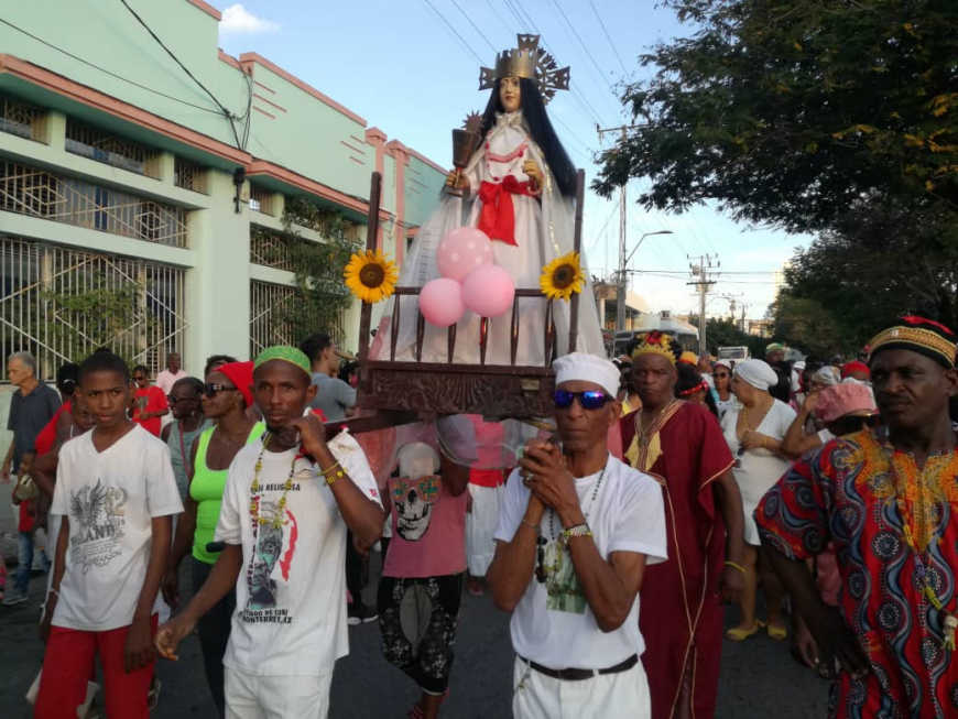 Procesión de Santa Bárbara en Santiago de Cuba