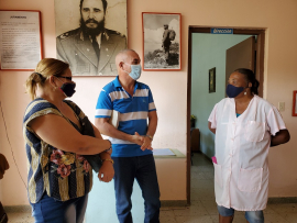 Recorren funcionarios poblado El Cobre