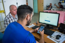 Joven Club asiste en trámites y servicios digitales
