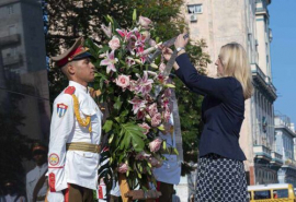 Presidenta de Bosnia y Herzegovina rinde tributo a Apóstol de Cuba