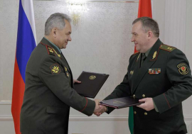 Firman acuerdo para mantener armas nucleares rusas en Belarús