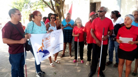Recibe Songo-La Maya bandera de la Asamblea Nacional General de la ANCI