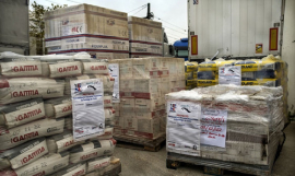 Cargan en España nuevo contenedor solidario con Cuba