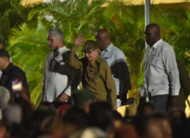 Raúl y Díaz-Canel presiden acto central por 70 aniversario del Moncada en Santiago de Cuba +Video