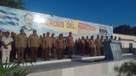 Jóvenes de verde olivo