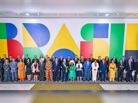 Lula a primera reunión ministerial de su gobierno en Brasil