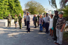 Evocan bomberos a los combatientes caídos