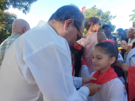Realizan en Santiago de Cuba, cambio de atributo pioneril